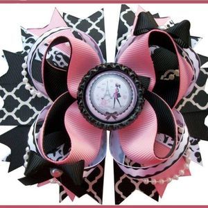 4.5 INCH WALKING IN PARIS HAIRBOW